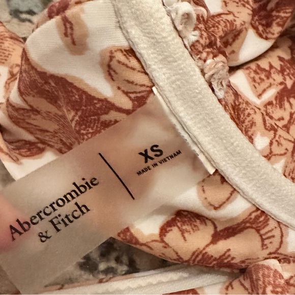 Abercrombie & Fitch Pink Floral Underwire Bikini Set | XS - Picture 3 of 4